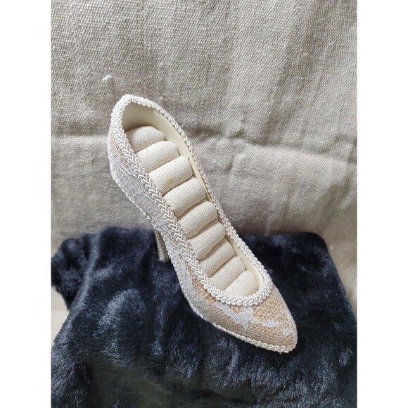 Vintage Look Lace Covered Ring Holder beige - Picture 2 of 8